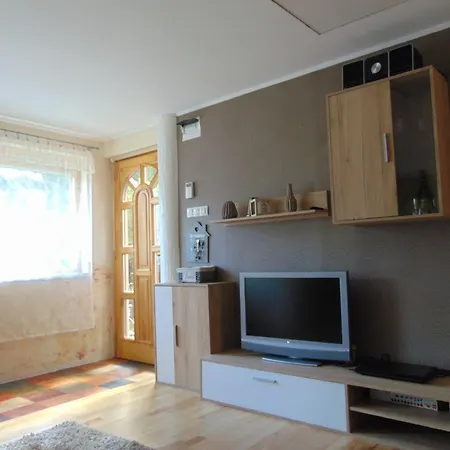 Vitez Apartman *