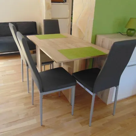Vitez Apartman Apartament *